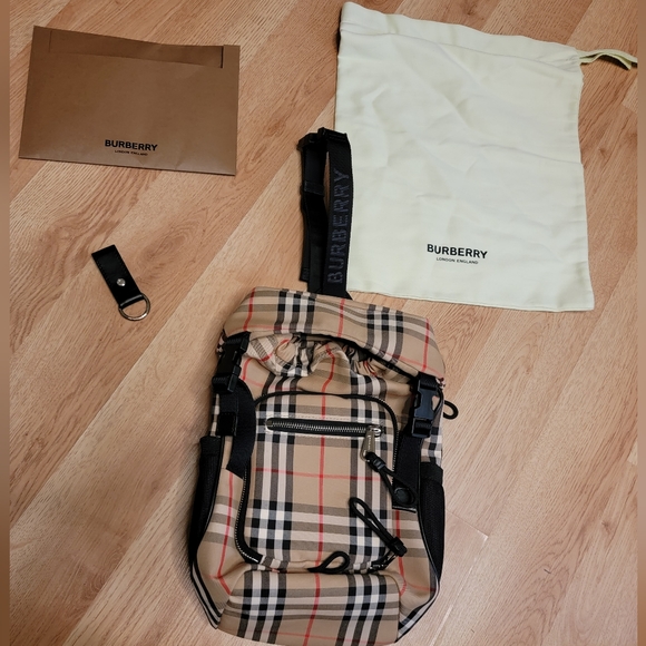 Burberry Other - Burberry Archive beige Leo Sling Bag